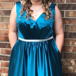 Temptations Formal Prom Dress Turquoise altered Down to size 16